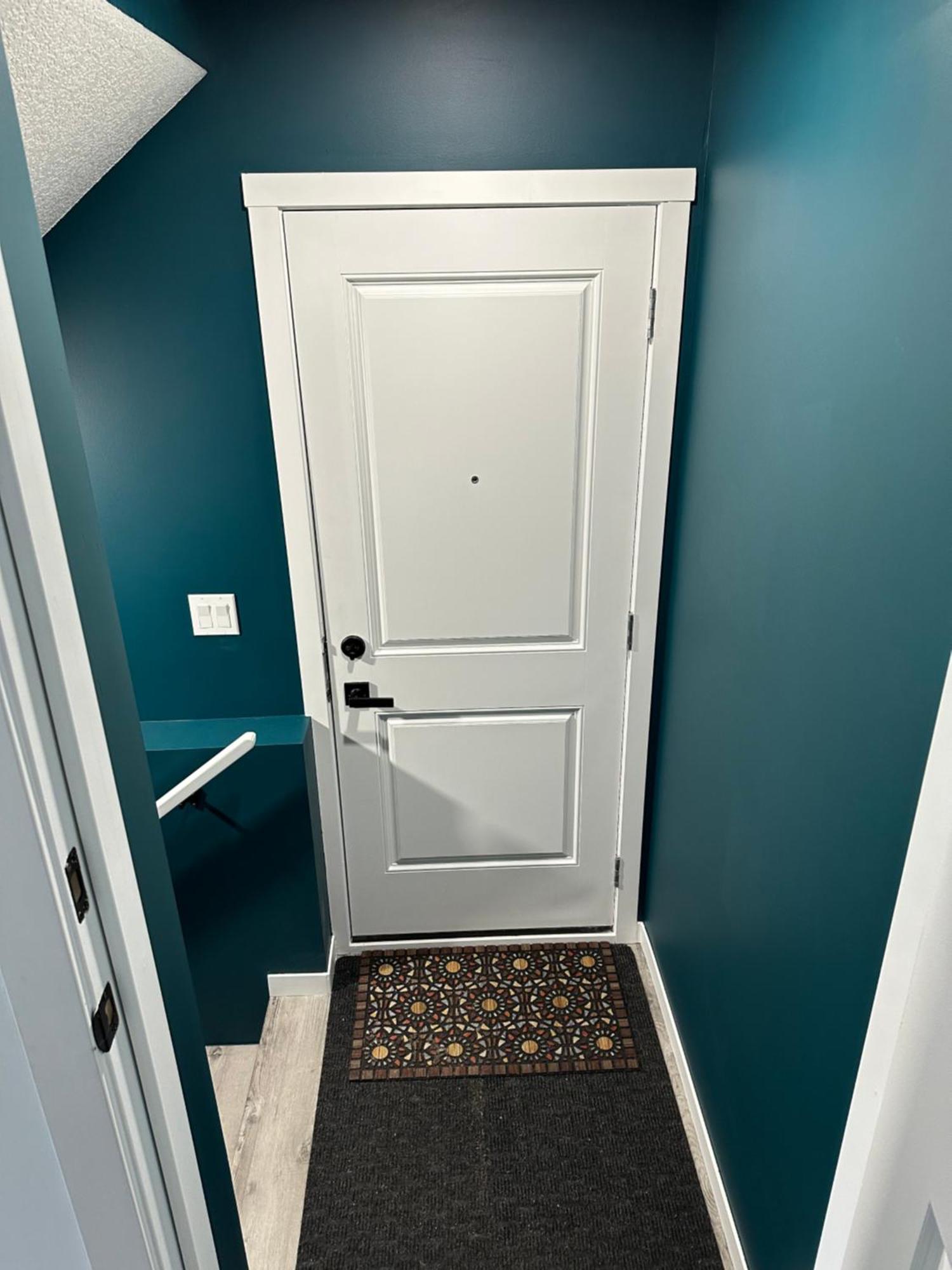 2-bed Rustic Charm Below Appartement Calgary